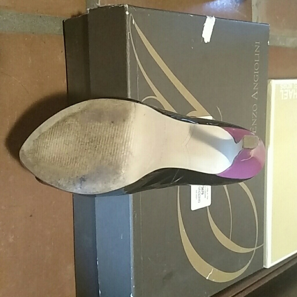 High Heels - Picture 2 of 3